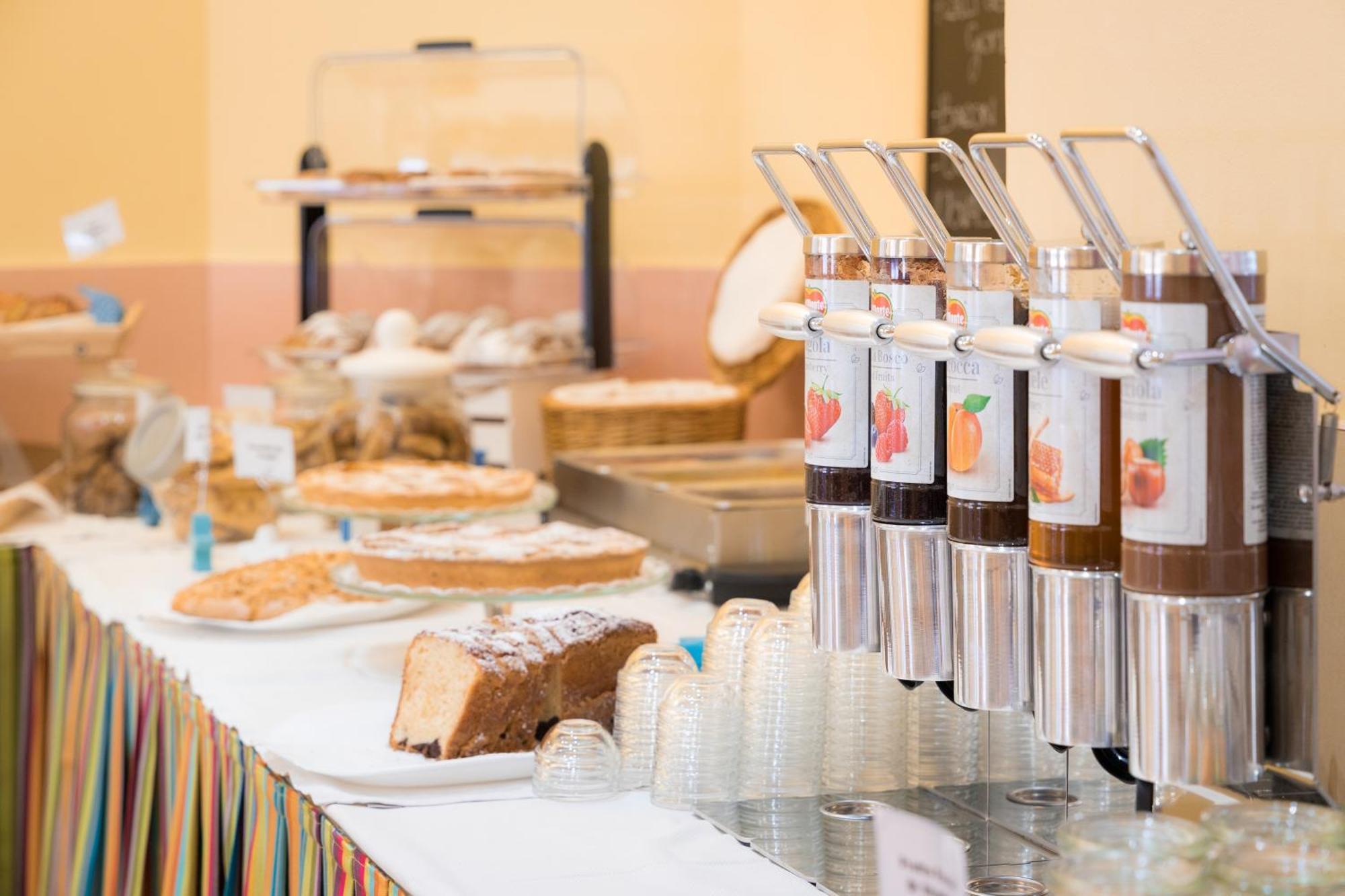 Viva Beach Hotel Rimini Kültér fotó